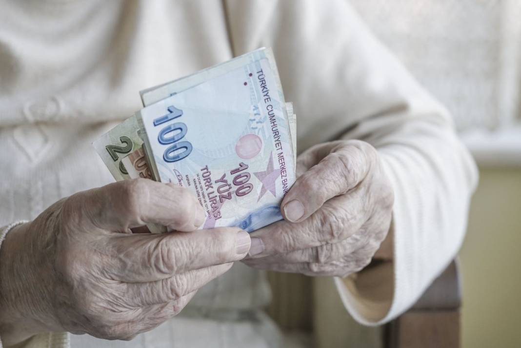 En düşük emekli maaşı ne kadar olacak? Kulislerden sızdı 13